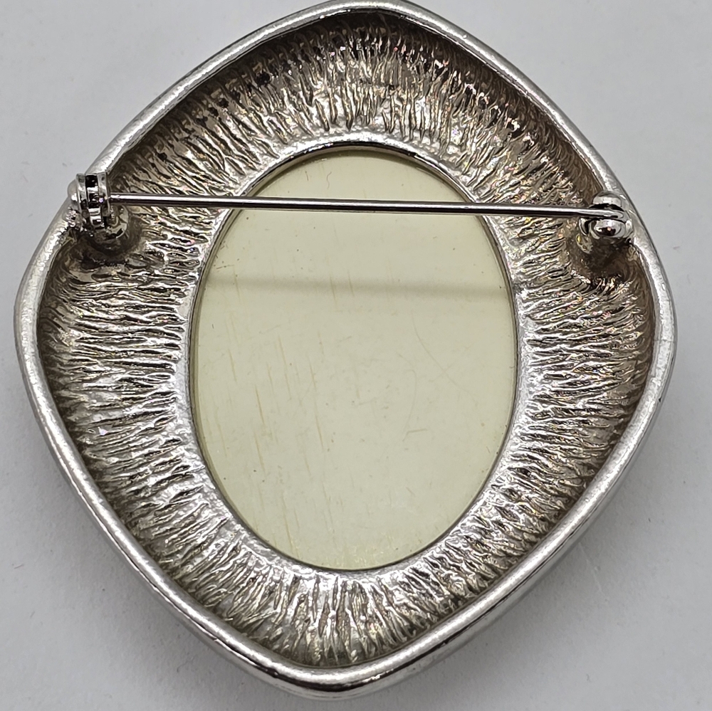 Vintage Mother of Pearl Brooch Large Silver-tone - Picture 2 of 4